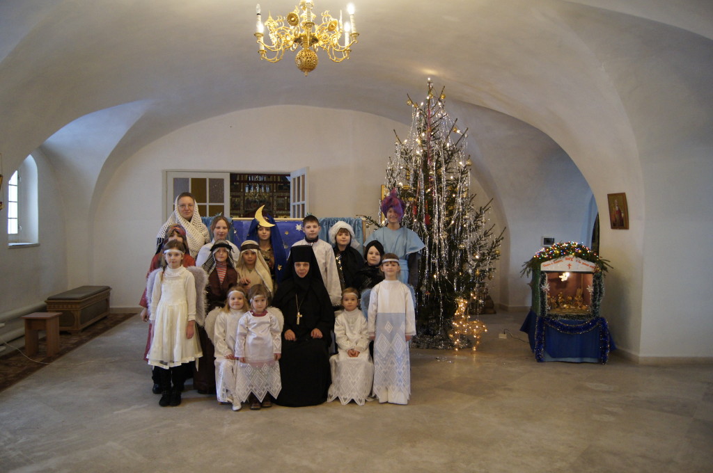 Праздник Рождества, дети воскресной школы при монастыре